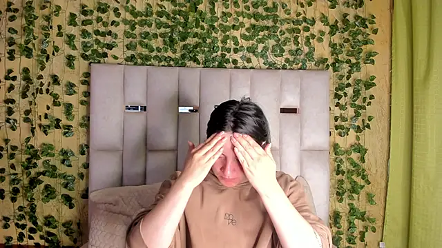 Snapshot of jenifer__power10 chatting on 01.28.25 jenifer  power10 online show from 01.28.25