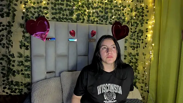 Snapshot of jenifer__power10 chatting on 02.18.25 jenifer  power10 online show from 02.18.25