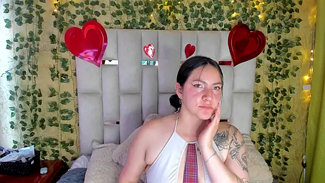 Snapshot of jenifer__power10 chatting on 02.20.25 jenifer  power10 online show from 02.20.25