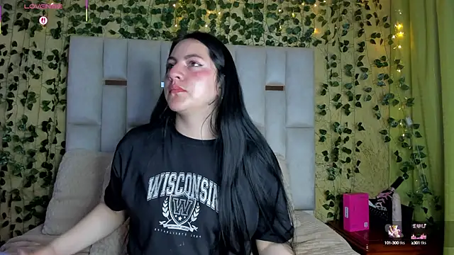 Snapshot of jenifer__power10 chatting on 03.04.25 jenifer  power10 online show from 03.04.25