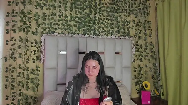 Snapshot of jenifer__power10 chatting on 03.13.25 jenifer  power10 online show from 03.13.25