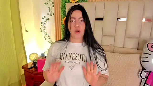 Snapshot of jenifer__power10 chatting on 10.08.25 jenifer  power10 online show from 10.08.25