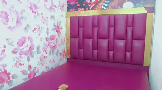 Snapshot of Luna_and_valery chatting on 01.13.25 Luna and valery online show from 01.13.25