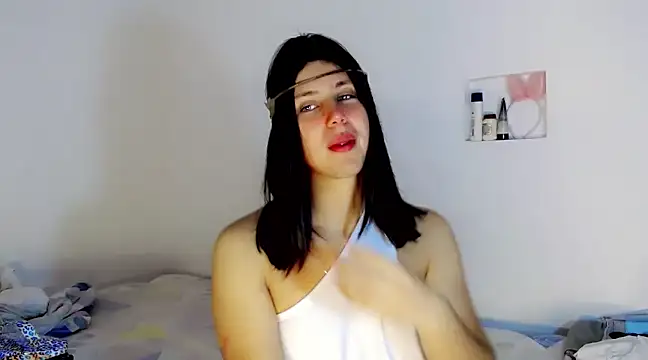 Snapshot of Oxana-Novikov chatting on 12.28.24 Oxana-Novikov online show from 12.28.24