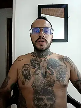 Snapshot of Nicky_smith__ chatting on 12.10.24 Nicky smith online show from 12.10.24