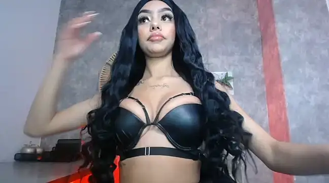 Tiffanny online show from 12.12.24