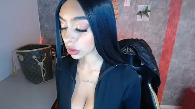 Tiffanny online show from 12.19.24