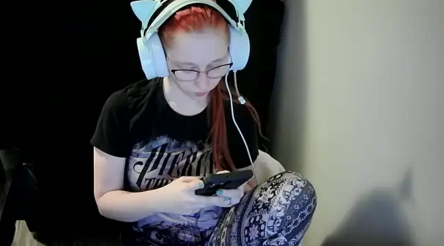 LilyFoxxx online show from 12.15.24