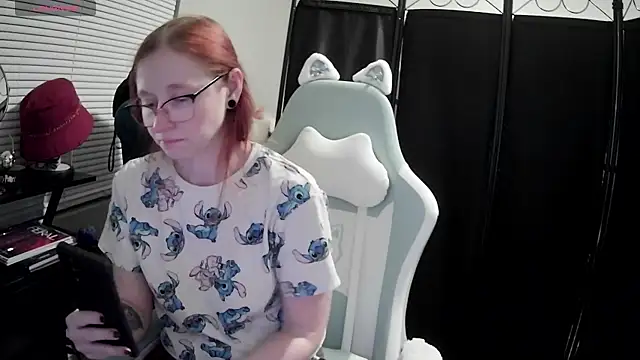 LilyFoxxx online show from 03.14.25