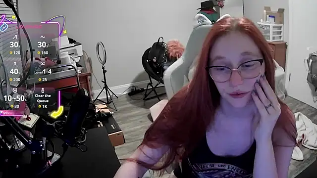 LilyFoxxx online show from 09.13.25