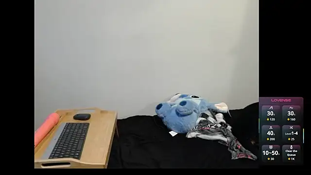 LilyFoxxx online show from 04.22.26