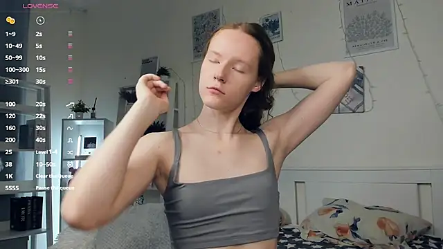 Snapshot of ZaraBluitt chatting on 10.29.25 ZaraBluitt online show from 10.29.25