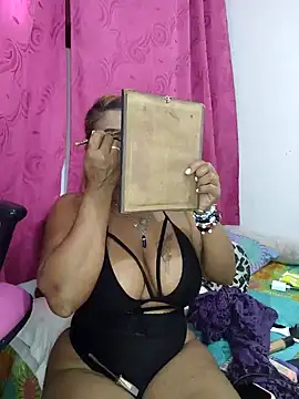 Snapshot of milf_venus chatting on 12.27.24 milf venus online show from 12.27.24