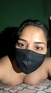 Black Glow online show from 12.04.24