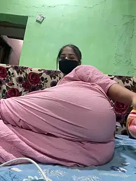 Black Glow online show from 03.18.25