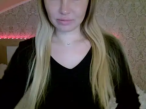 Snapshot of Lucky_Anna chatting on 12.29.24 Lucky Anna online show from 12.29.24