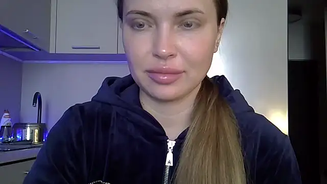 Lucky Anna online show from 04.26.26