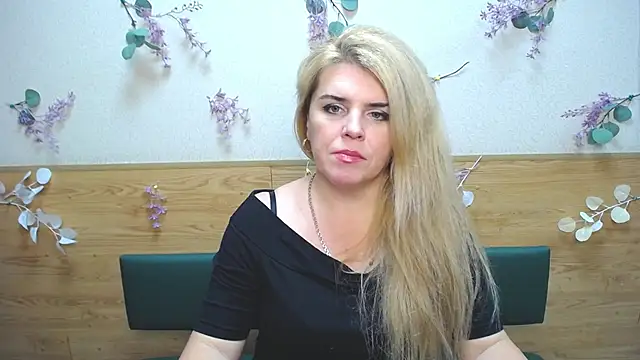 Julya Barbi online show from 12.10.24