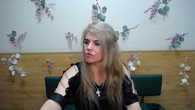 Julya Barbi online show from 12.17.24