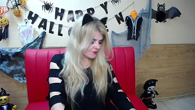 Julya Barbi online show from 10.31.25