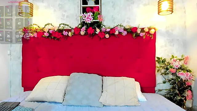 Snapshot of SilvannaFit chatting on 09.18.25 SilvannaFit online show from 09.18.25