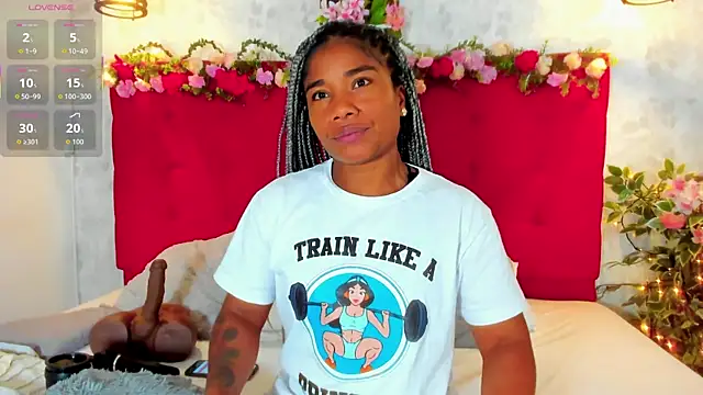 Snapshot of SilvannaFit chatting on 09.23.25 SilvannaFit online show from 09.23.25