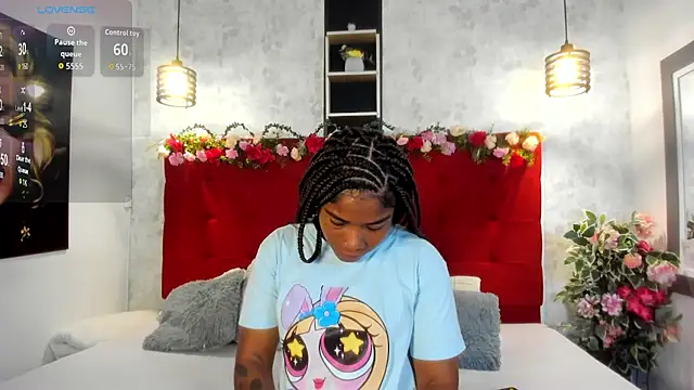 Snapshot of SilvannaFit chatting on 10.29.25 SilvannaFit online show from 10.29.25