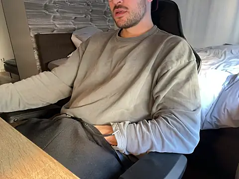 Snapshot of taallguyy_196 chatting on 03.20.25 taallguyy 196 online show from 03.20.25