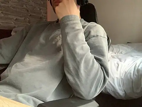 Snapshot of taallguyy_196 chatting on 03.20.25 taallguyy 196 online show from 03.20.25