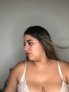 Snapshot of Amira__Fatima chatting on 02.21.25 Amira Fatima online show from 02.21.25