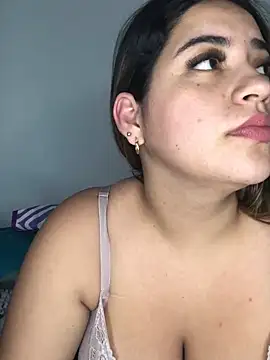 Snapshot of Amira__Fatima chatting on 03.10.25 Amira Fatima online show from 03.10.25