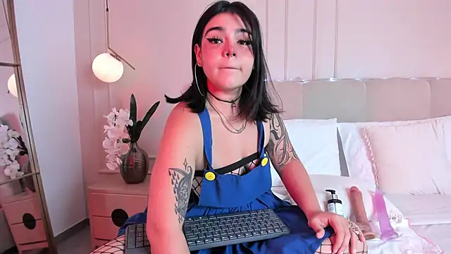 DakkotaBluee online show from 01.15.25