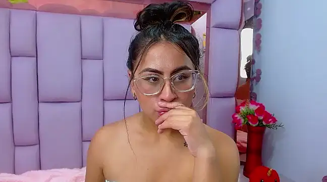 Freya Miller  online show from 02.07.25
