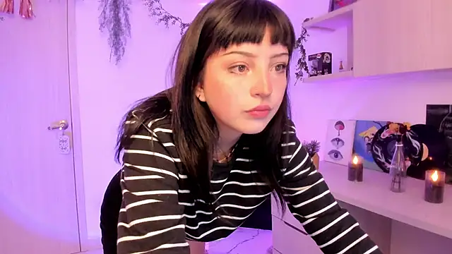 Francesca1  online show from 03.21.25