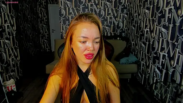 Snapshot of Christy_Little chatting on 12.29.24 Christy Little online show from 12.29.24