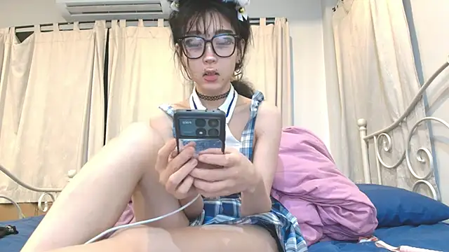 Snapshot of seo_yeon_ chatting on 01.13.25 seo yeon online show from 01.13.25
