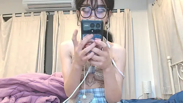 Snapshot of seo_yeon_ chatting on 01.18.25 seo yeon online show from 01.18.25