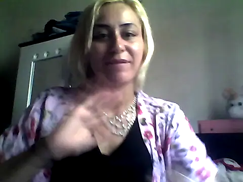 ariana crazzy online show from 02.20.25