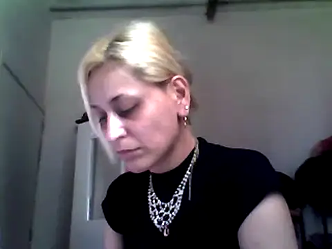 ariana crazzy online show from 03.04.25