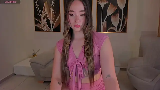Snapshot of AlinaKravitz chatting on 02.06.25 AlinaKravitz online show from 02.06.25