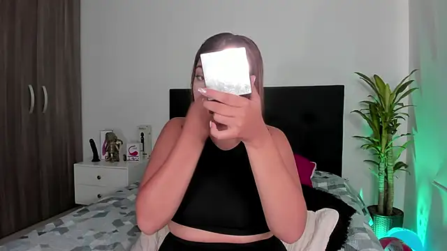 LaylaJewel online show from 02.17.25