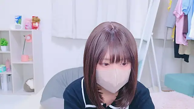 Snapshot of aki_zzz chatting on 12.14.24 aki zzz online show from 12.14.24