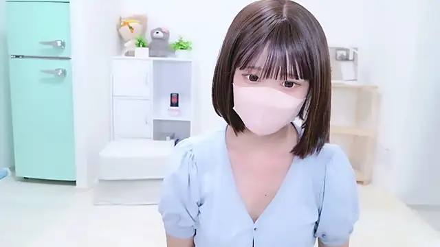 Snapshot of aki_zzz chatting on 10.05.25 aki zzz online show from 10.05.25