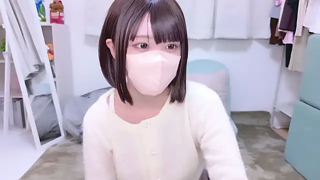 Snapshot of aki_zzz chatting on 10.18.25 aki zzz online show from 10.18.25