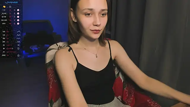 SweetLinaa online show from 12.20.25