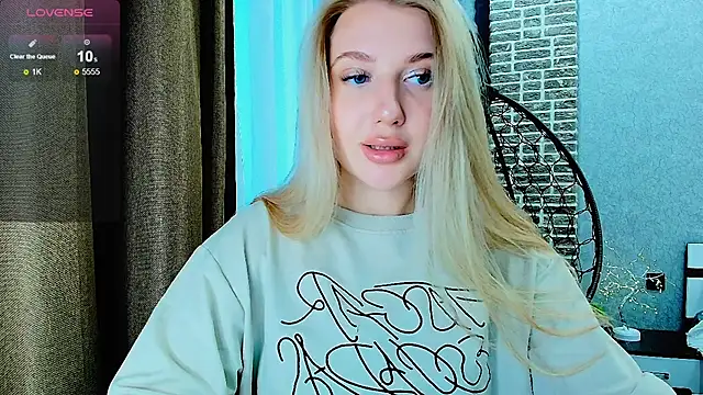 Evacadooo online show from 09.13.25