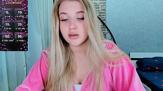 Evacadooo online show from 10.29.25