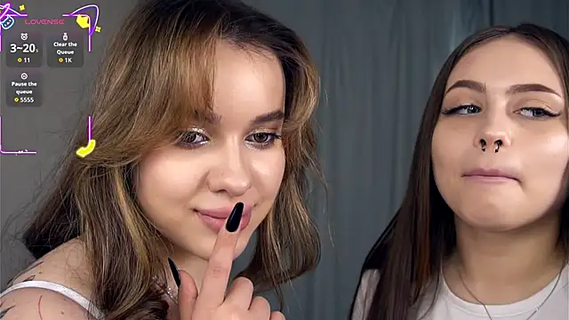 Snapshot of TateDevon chatting on 10.01.25 TateDevon online show from 10.01.25