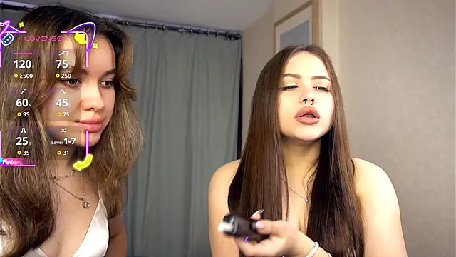 Snapshot of TateDevon chatting on 10.04.25 TateDevon online show from 10.04.25