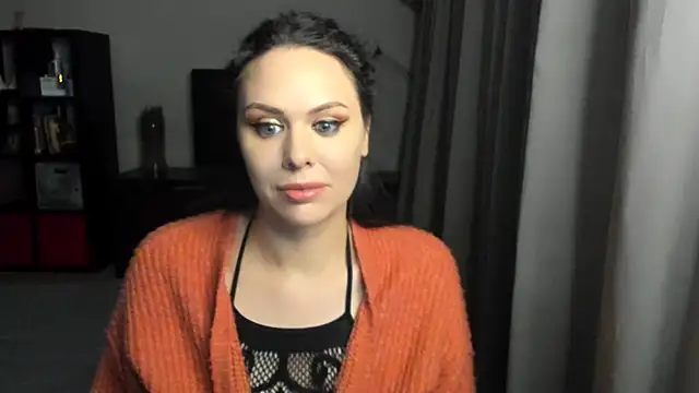 MollyCheiz online show from 12.10.24